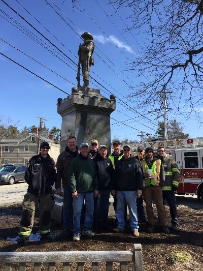 008.2 Soldiers Memorial Cleaning Crew_2018-04-11